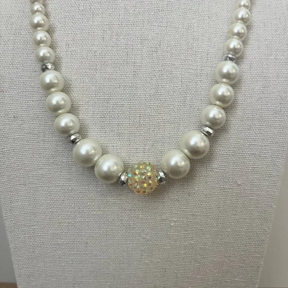 ✨ Vintage Faux Pearl Necklace - Picture 5 of 5